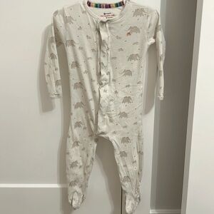 Little peanut magnetic parent favorite footie